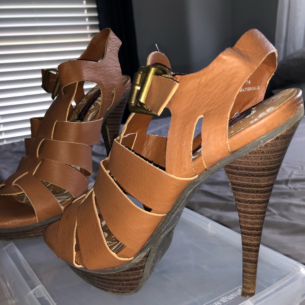 Dollhouse sandals